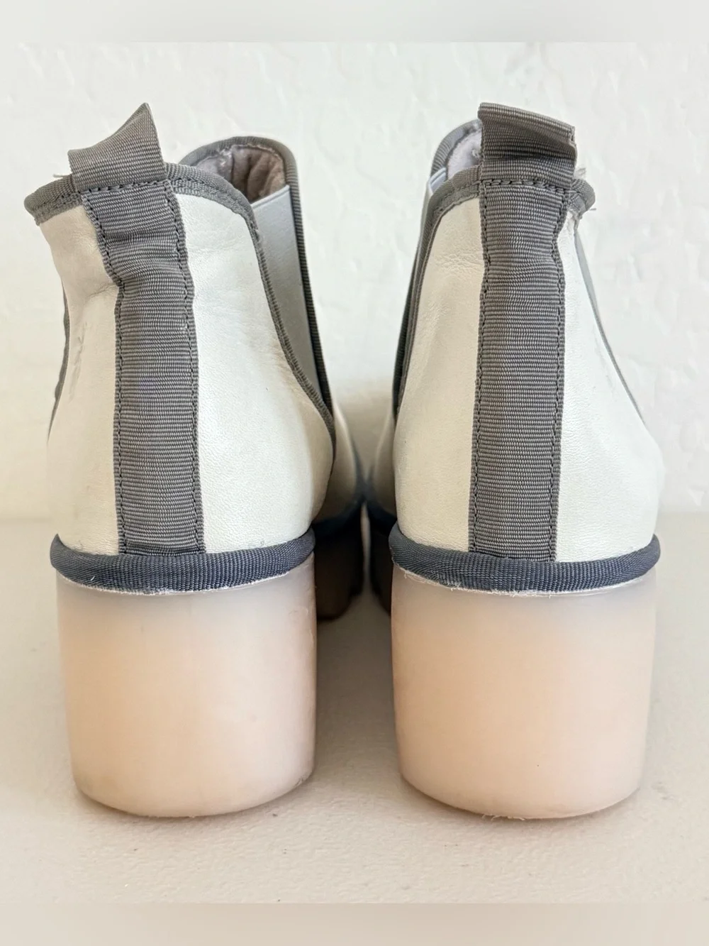Fly London Byne Chelsea Boots in white leather Size EU 38 US 7.5/8